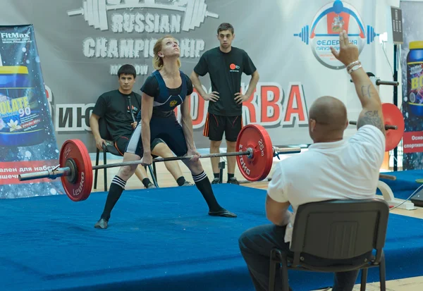 Russische Meisterschaft im Powerlifting in Moskau. — Stockfoto