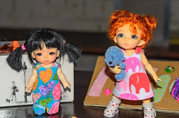 Muñecas y accesorios hechos en fábrica para ellos . — Foto de Stock