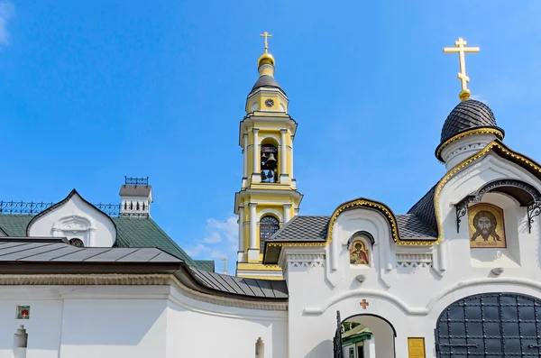 Chiesa di Michele Arcangelo del villaggio Mihailovskaya Slo — Foto Stock
