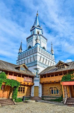 Izmailovo kremlin, Izmailovo Emlak bulunan.