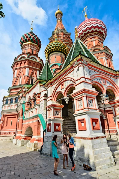 Svatého Vasila Blaženého na Rudém náměstí v Moskvě. — Stock fotografie