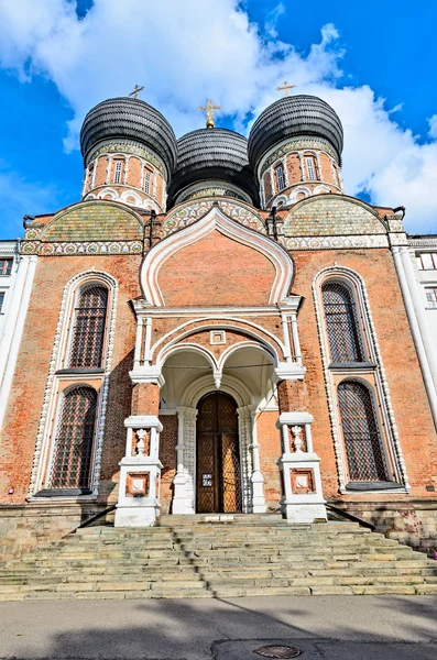 La Cattedrale di intercessione della Santa Vergine nel Izmailov — Foto Stock