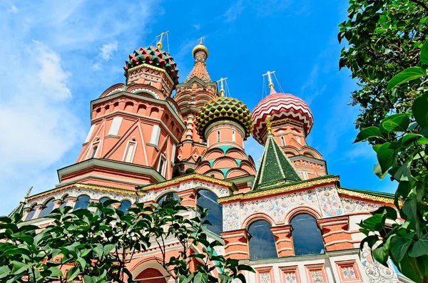 Basilikum-Kathedrale auf dem Roten Platz in Moskau. — Stockfoto
