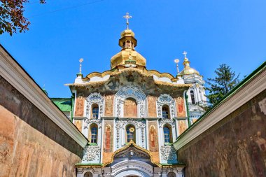 Kiev-pechersk lavra yaroslav tarafından 1051 kuruldu bilge.