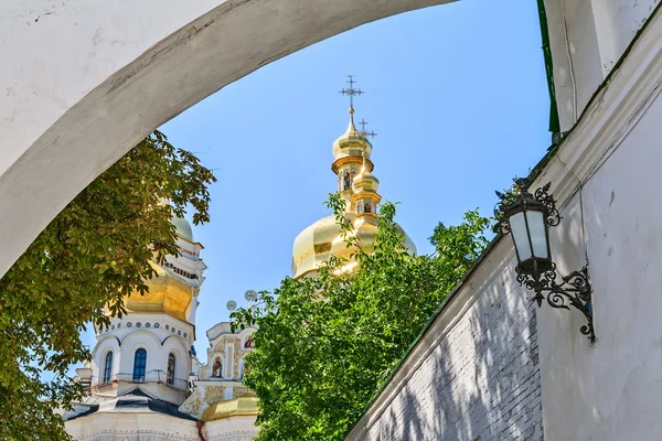 Киево-Печерская лавра была основана в 1051 году Ярославом Мудрым . — стоковое фото