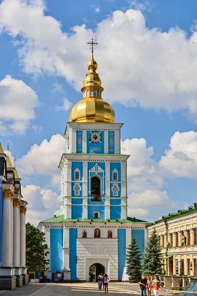 Michael är gyllene kupoler kloster, kiev, Ukraina. — Stockfoto