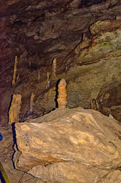 Stalactites and stalagmites in the new Athos cave. — Stock Photo, Image