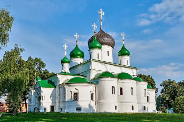 De kerk van de gouden ring van Rusland. — Stockfoto