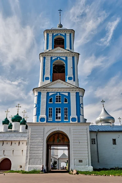 The bell tower of the Nikitsky monastery, Pereslavl-Zalessky, Ru — Stock Photo, Image