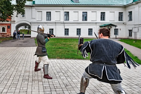 Рыцарский турнир на территории монастыря . — стоковое фото