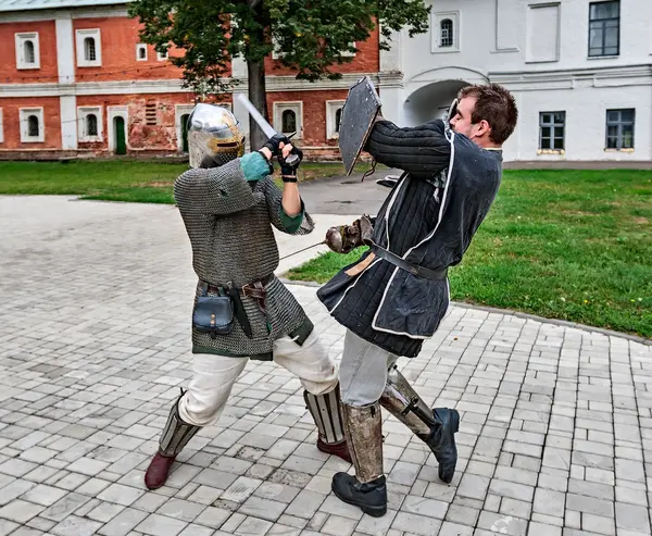 Joust en el territorio del monasterio . —  Fotos de Stock