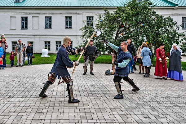 Joust on the territory of the monastery. — Stock Photo, Image