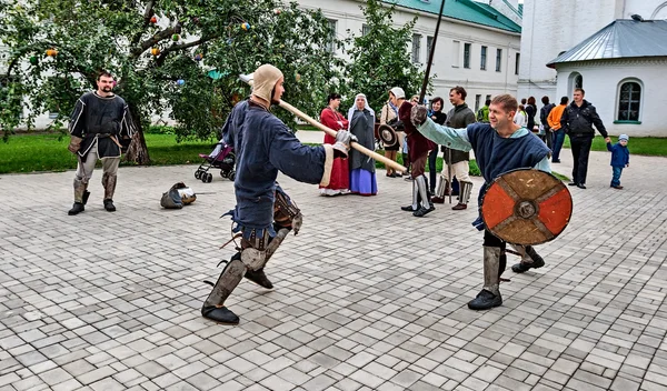 Joust on the territory of the monastery. — Stock Photo, Image