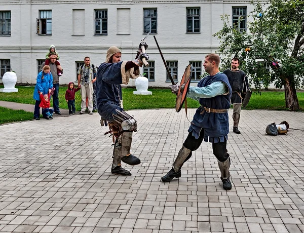 Joust on the territory of the monastery. — Stock Photo, Image