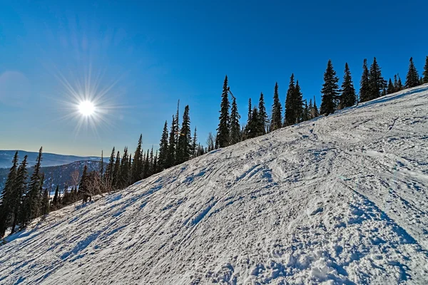 Ski resort sheregesh, regionu kemerovo, Rusko. — Stock fotografie