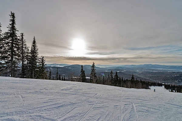 Ski resort sheregesh, kemerovo region, Ryssland. — Stockfoto