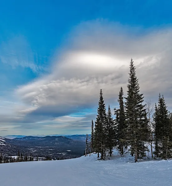 Ski resort sheregesh, kemerovo region, Ryssland. — Stockfoto