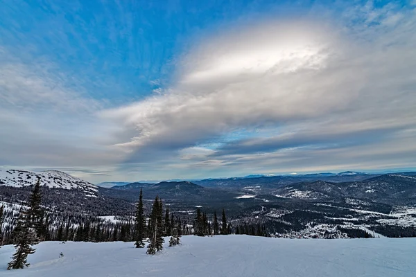 Skigebiet scheregesch, kemerowo region, russland. — Stockfoto