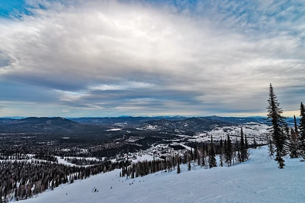 Ski resort sheregesh, kemerovo region, Ryssland. — Stockfoto