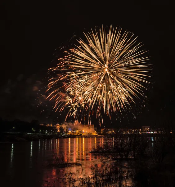 Fuegos artificiales de fin de año. — Foto de Stock