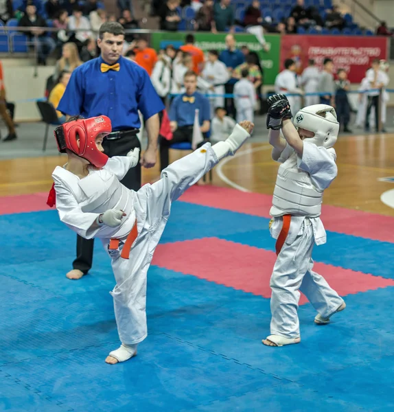 Соревнование по карате кёкусинкай . — стоковое фото