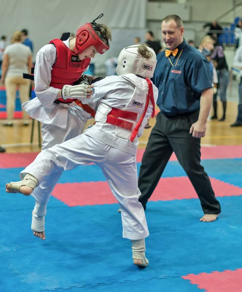 Competencia en karate kyokushinkai . — Foto de Stock