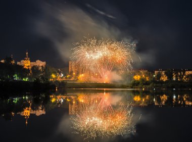 Selam Nazilerin üzerinde zafer onuruna.