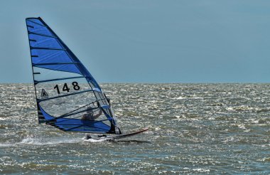 Rüzgar Sörfü ve dolzhanka, krasnodar bölgesi üzerinde kitesurfing, 