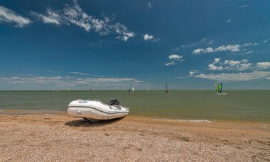 Rüzgar Sörfü ve dolzhanka, krasnodar bölgesi üzerinde kitesurfing, 