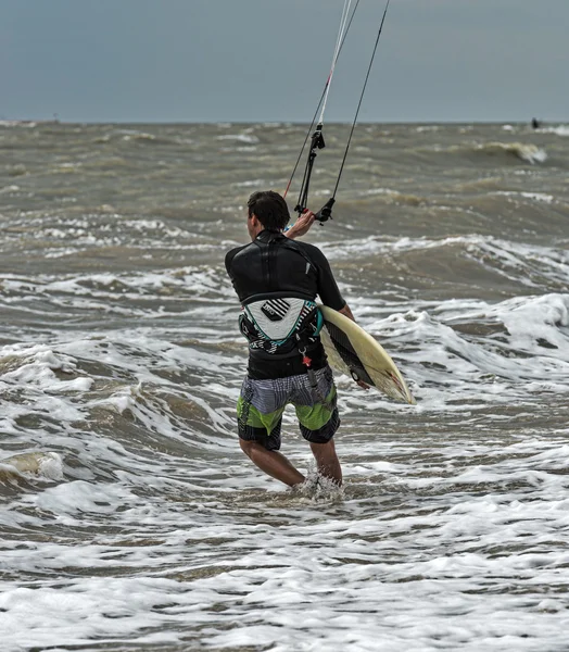 Windsurf y kitesurf en Dolzhanka, región de Krasnodar , —  Fotos de Stock