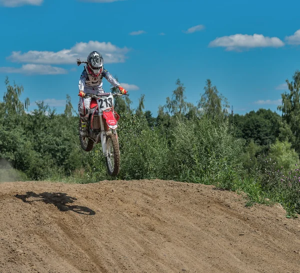 Lato motocross na terytorium powiat ramenskoye, Moskwa — Zdjęcie stockowe