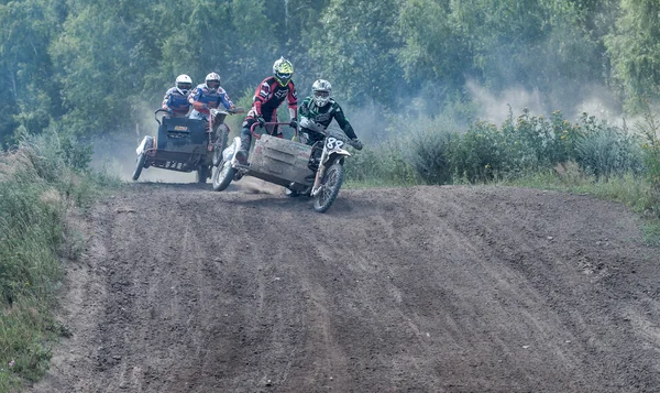 Motocross de verão no território do distrito de Ramenskoye, Moscou — Fotografia de Stock