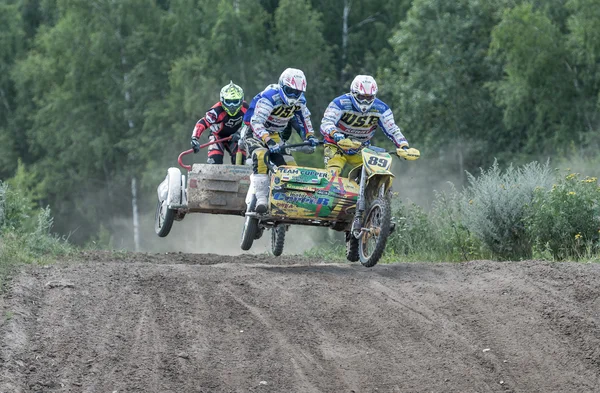 Zomer motocross op het grondgebied van Ramenskoje district, Moskou — Stockfoto