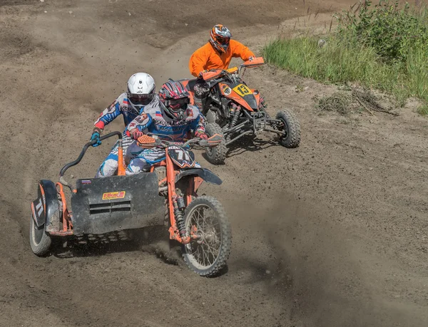 Motocross de verão no território do distrito de Ramenskoye, Moscou — Fotografia de Stock