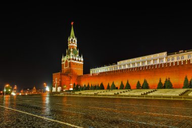 Moskova asla uyumaz.
