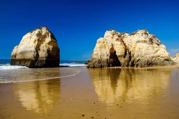 Rock Cliff Beach — Stock Photo, Image