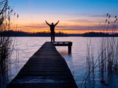 adam kollarını yükseltmek