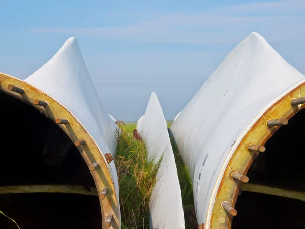 Detail lopatky turbín větrných čeká na shromáždění — Stock fotografie