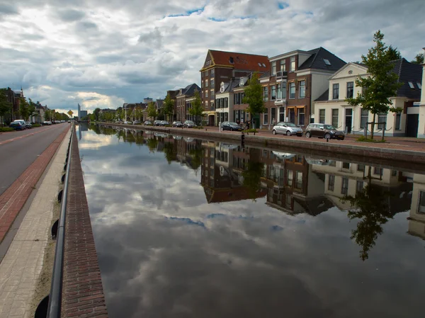 Central canal in the city of Assen Netherlands — Stock Photo, Image