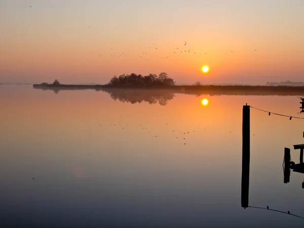 Zonsondergang en Bolder — Stockfoto