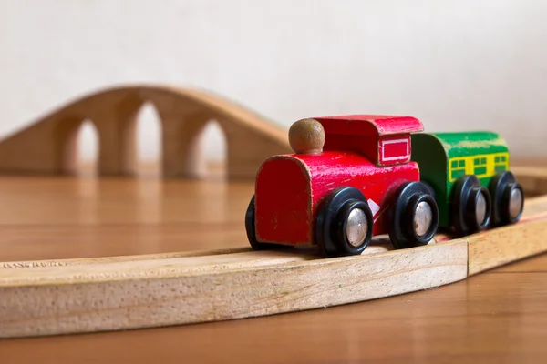 ahşap oyuncak tren