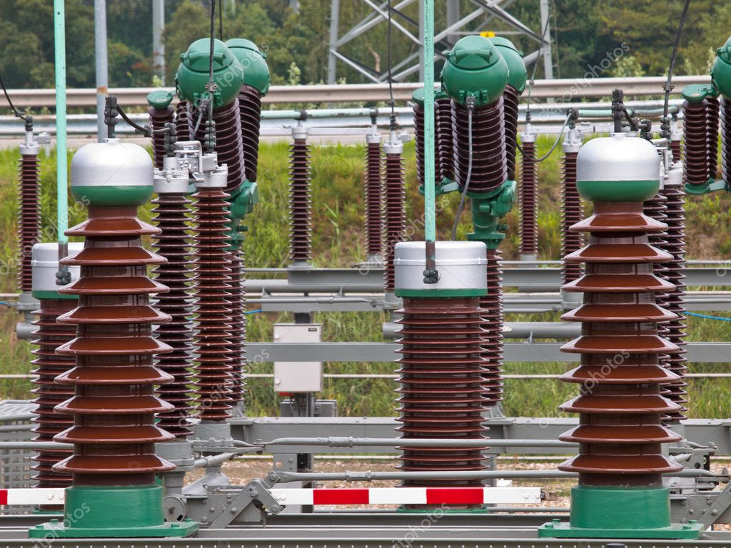 Industrielle Keramik Isolatoren — Stockfoto © CreativeNature #14705895