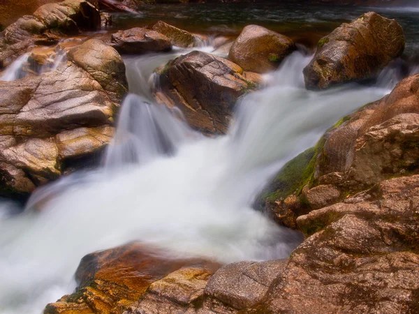 Frischer Flusslauf — Stockfoto