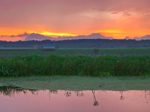 Splendido tramonto nuvoloso — Foto Stock