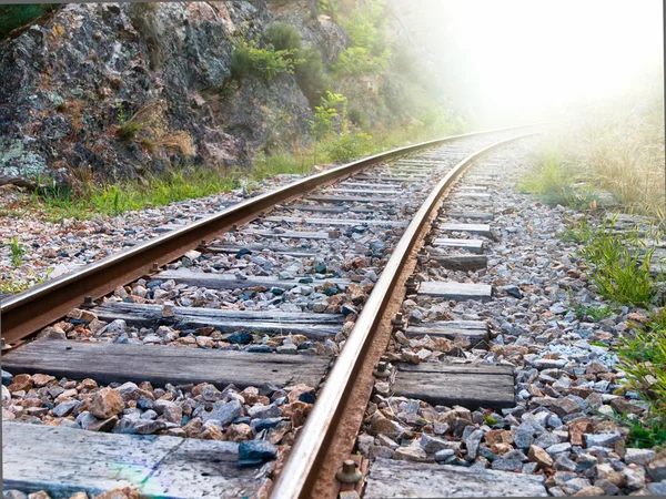 Spoorlijn naar het licht — Stockfoto