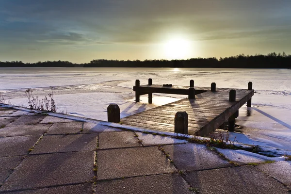 Kühler farbiger Sonnenaufgang — Stockfoto