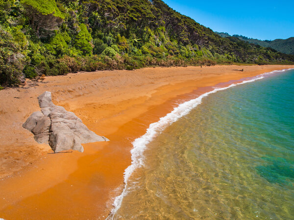 Уединенный пляж Новой Зеландии
