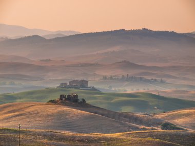 Tepeler ve köyleri ile Tuscan kırsal