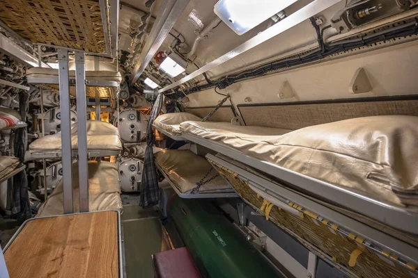 潜水艦の内装 ベッドルームエリアの休息と睡眠 — ストック写真