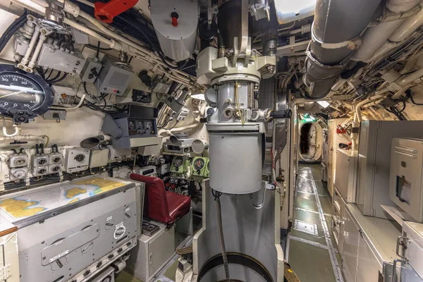 Interior Submarine Periscope Control Room Area — Stockfoto